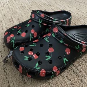 Crocs Classic Vacay Vibes Clog Cherry NEW US Women Sizes 11 /Men Size 9 NEW